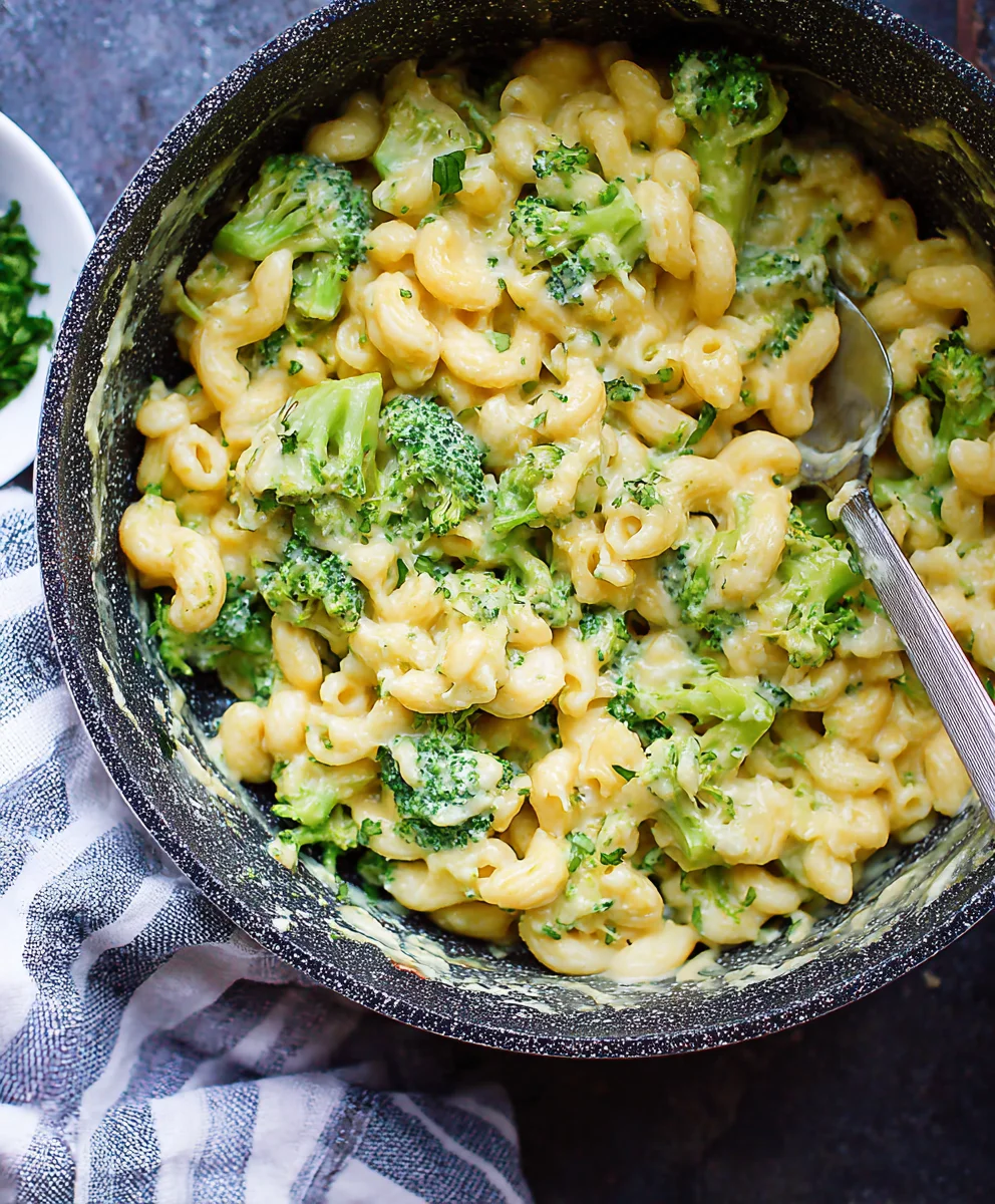 Healthy One-Pot Broccoli Mac and Cheese Recipe