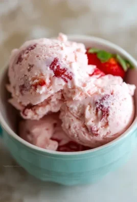 Homemade Strawberry Ice Cream